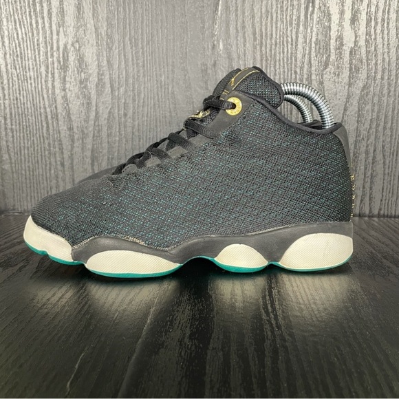 Jordan Horizon Low GG Black/Metalic Gold size 5.5Y - Picture 1 of 5